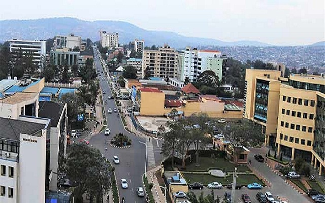 Rwanda - Rwanda renvoie 18 Chinois